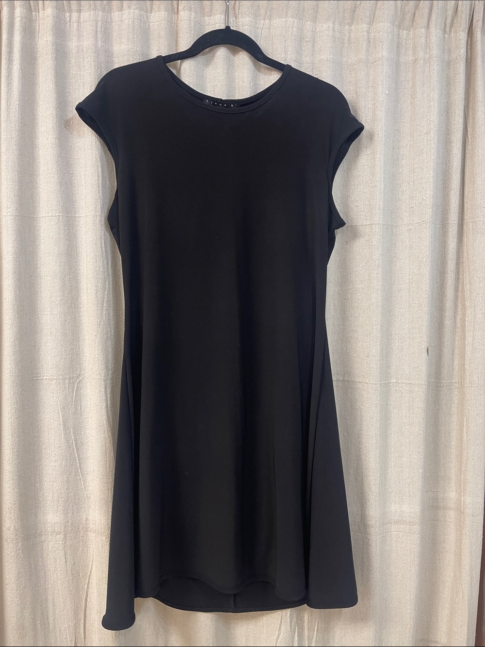 Tiana B. Classic Black A-Line Women’s Dress
Size L EUC